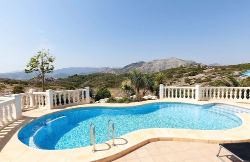 Rafol de Almunia Villa | Stunning private villa with private pool, A/C, WIFI, TV, patio, panoramic view and parking