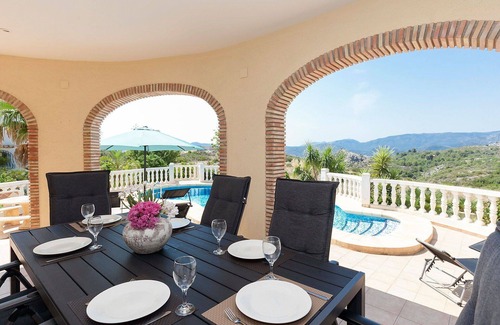 Rafol de Almunia Villa | Stunning private villa with private pool, A/C, WIFI, TV, patio, panoramic view and parking