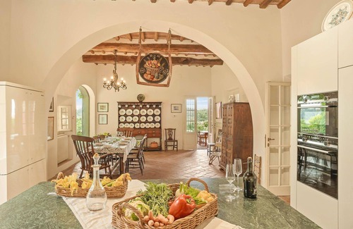 Palaia Villa | Stunning private villa for 14 guests with WIFI, private pool, A/C, TV, patio and panoramic view