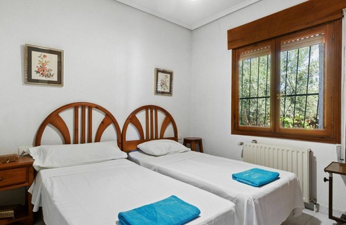 Quesada House | Stunning private villa for 4 guests with A/C, private pool, WIFI, terrace and pets allowed