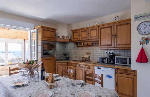 Plouarzel House | Stunning private villa for 8 guests with WIFI, TV, terrace and pets allowed