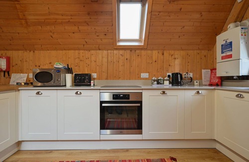 Beauly House | Stunning private villa for 4 guests with WIFI, TV and pets allowed