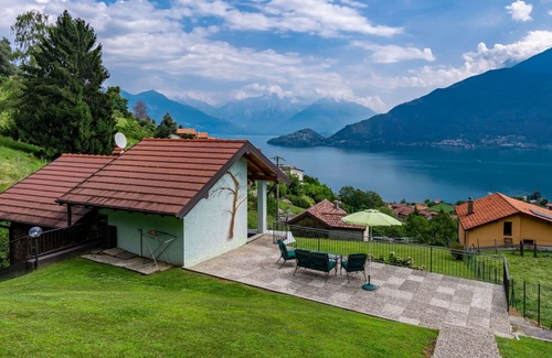 Cremia House | Stunning private villa for 4 people with WIFI, TV, balcony, pets allowed and parking
