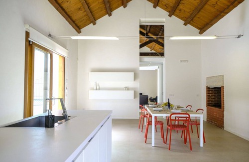 Marsala Villa | Stunning private villa for 9 people with private pool, A/C, WIFI, TV and parking