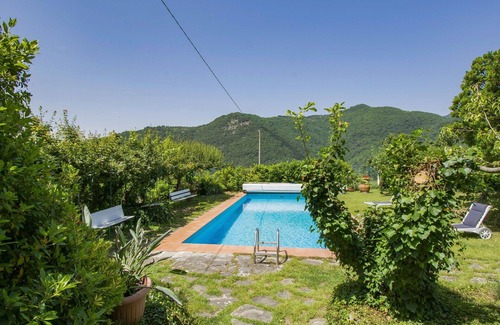 Scopeti House | Stunning private villa for 6 people with pool, WIFI, TV, terrace and pets allowed