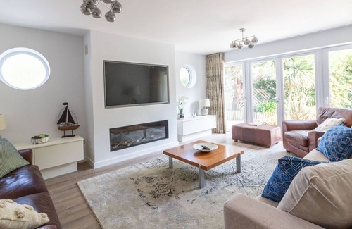 Sandbanks House | Stunning, recently re-modelled Sandbanks Holiday Home