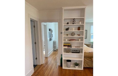 Cottekill House | Stunning Renovated Farmhouse- near walking trails