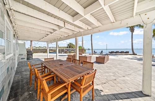 Orlando Beach Condo | Stunning Riverfront Balcony Suite W/Private Beach Access & Event-Ready Setting ✨🌊