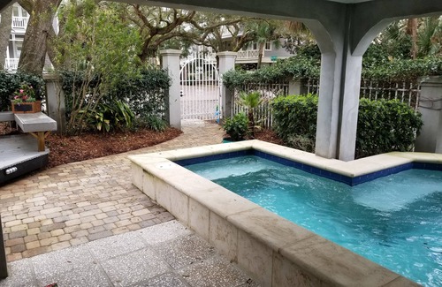 Saint Simons Island Villa | Stunning Rooftop Views. Prime Island Location