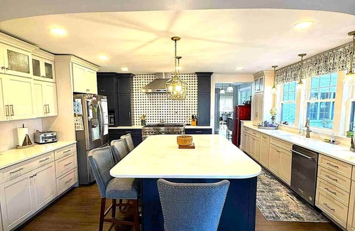 Huron House | Stunning Sandcastle in Chaska Beach - Sleeps 17