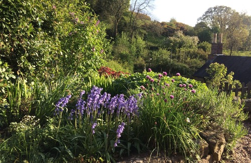 Wirksworth Cottage | Stunning Scandinavian Boutique Cottage Retreat with Rolling Countryside Views