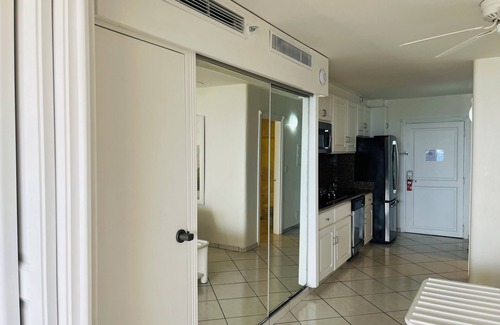 Simpson Bay Apartment | Stunning Sea View Retreat in Cupecoy