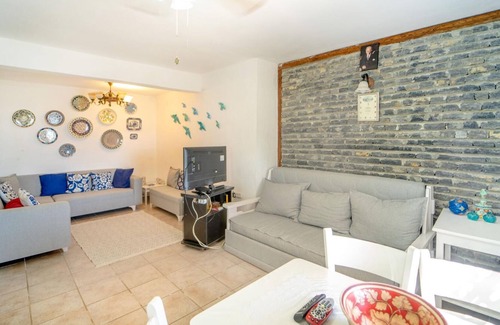 Dagbelen Villa | Stunning Sea View Villa w Garden, 5 min to Beach