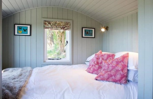 Cotebrook Cabin | Stunning Shepherd Hut - Little Idyll