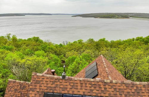 Sperry House | Stunning Skiatook Lake Three Story Getaway