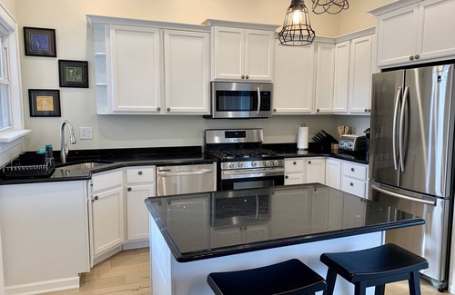 Mount Washington House | Stunning skyline view of Pittsburgh 3 bedrooms