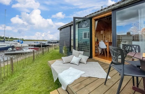 Lauwerzijl House | Stunning (sta)caravan in Lauwerzijl