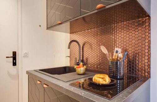 La Villette Apartment | Stunning studio near Canal St Martin - DIVINE MOON