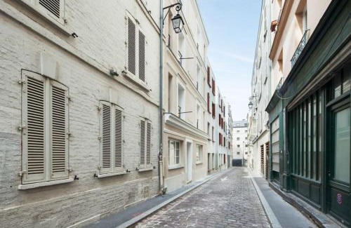 La Villette Apartment | Stunning studio near Canal St Martin - DIVINE MOON