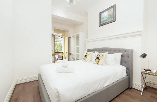 Millers Point Apartment | STUNNING SYDNEY HOME 4