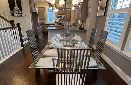 Memorial House | Stunning Three-Story Home in Gated Community – Modern Luxury!