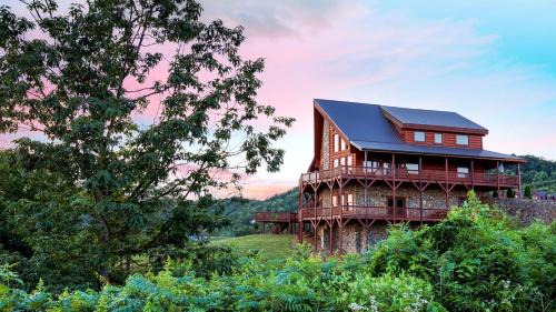 Dobson House | Stunning Vacation Rental for Unforgettable Family Glamping Trips in the Blue Ridge Mountains, North Carolina