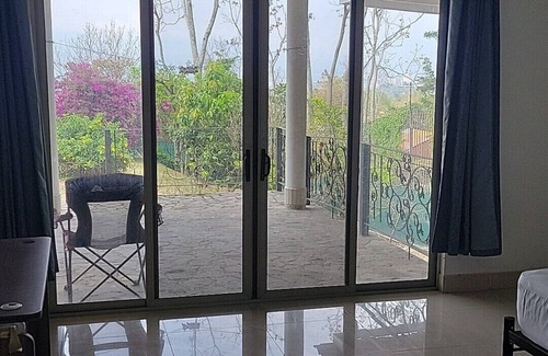 Escazu Apartment | Stunning View Modern 2-bedroom apartment and Gardens with WiFi in Escazu