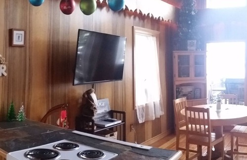 Cle Elum Cabin | Stunning Views from Custom Cle Elum Cabin! Breweries, Hiking, Fishing, and More!