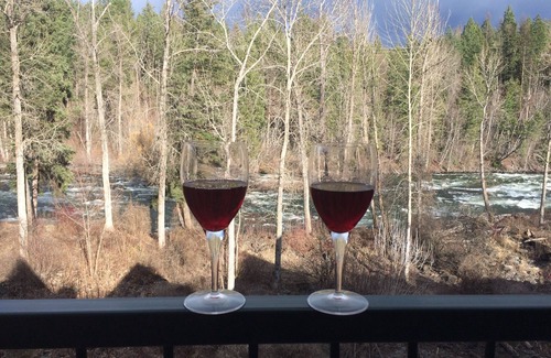 Bigfork Condo | Stunning views of the river - Book NOW for October - Fall Peeping!