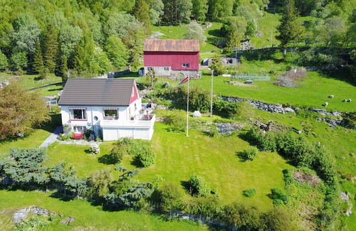 Ulstein Municipality House | Stunning views to the mountains and sea, sleeps 6people.