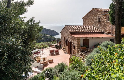 Cala Piccola Villa | Stunning villa for 6 people with WIFI, A/C, TV and terrace