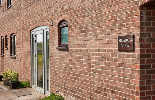 Dalbury Lees House | Stunning villa for 14 guests with WIFI and TV