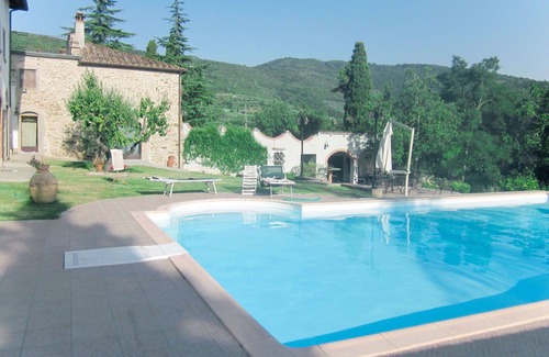 Pieve al Bagnoro House | Stunning villa for 2 people with pool, TV, patio and parking