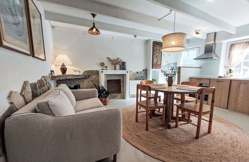 Paimpol Villa | Stunning villa for 5 guests with WIFI, TV and parking