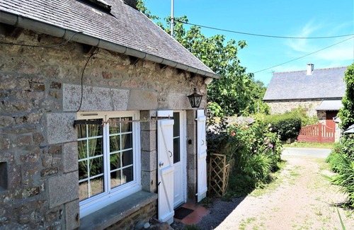 Paimpol Villa | Stunning villa for 5 guests with WIFI, TV and parking