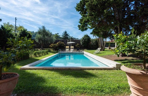 Vicopelago Villa | Stunning villa for 6 people with WIFI, A/C, hot tub, private pool and TV
