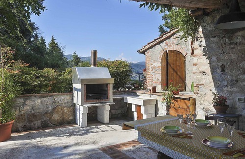 Villabuona Villa | Stunning villa for 8 people with WIFI, private pool, TV, veranda and panoramic view, close to L.