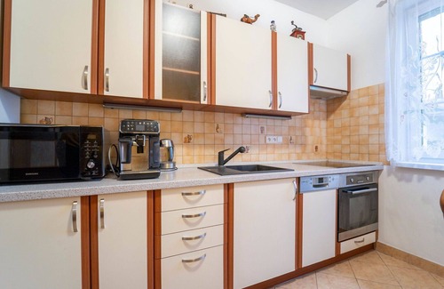 Kolin 2 House | Stunning villa for 4 guests with WIFI, hot tub, private pool, TV, patio, pets allowed and parking