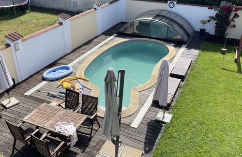 Kolin 2 House | Stunning villa for 4 guests with WIFI, hot tub, private pool, TV, patio, pets allowed and parking