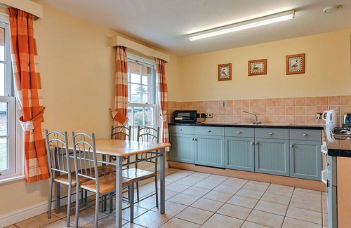 Church Stretton House | Stunning villa for 4 guests with WIFI, TV and pets allowed