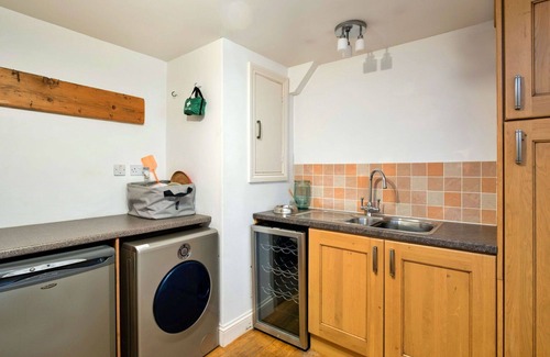 Redbrook House | Stunning villa for 14 people with private pool, WIFI, terrace and pets allowed