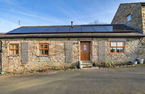 Leek House | Stunning villa for 2 people with WIFI