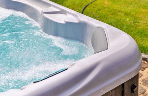Crawley Down House | Stunning villa for 6 people with WIFI, hot tub and TV