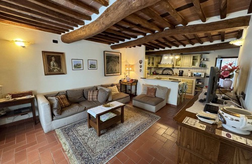 Castelvecchio Villa | Stunning villa with WIFI, A/C, private pool, TV, terrace and panoramic view, close to Lucca