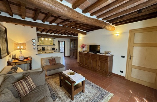 Castelvecchio Villa | Stunning villa with WIFI, A/C, private pool, TV, terrace and panoramic view, close to Lucca