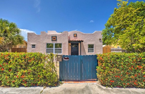 Southwest House | Stunning West Palm Beach Getaway with Hot Tub!