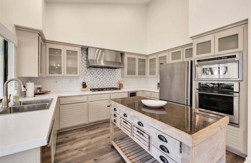 La Quinta Condo | Stunningly Renovated 3-Bedroom Condo with Modern Touches