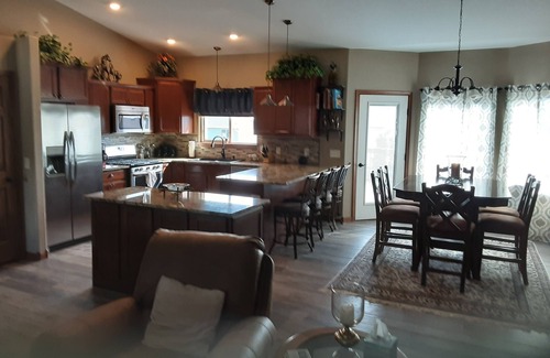 Summerset House | Sturgis Rally, 15 mins from Sturgis, 15 mins from Rapid Cityn