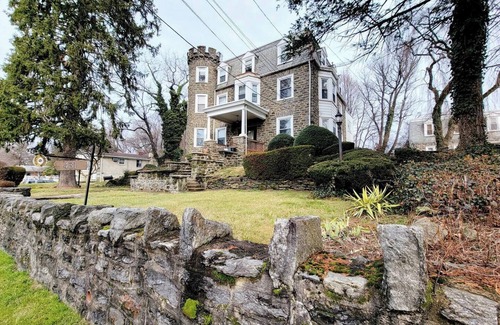 Elkins Park Apartment | Style and Charm 2BR apt in Melrose Park