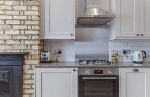 Blackheath Apartment | Stylish 1 BDR apt w/communal garden, Greenwich